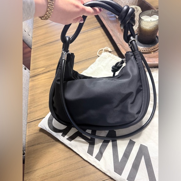 GANNI medium black baguette knot bag - Picture 4 of 11